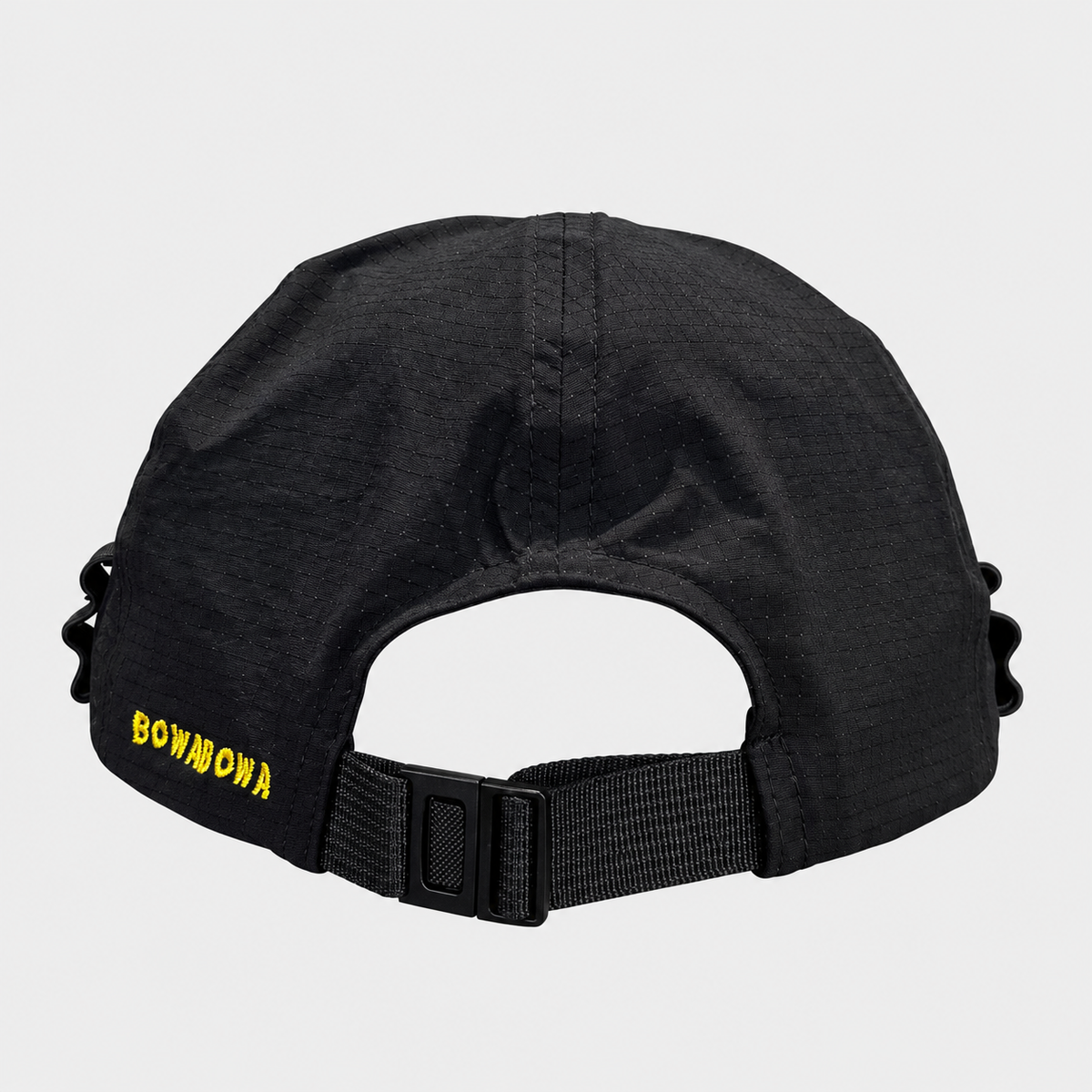 BOWABOWA WORK CAP ブラックの背面。サイズ調整ベルトとバックル。