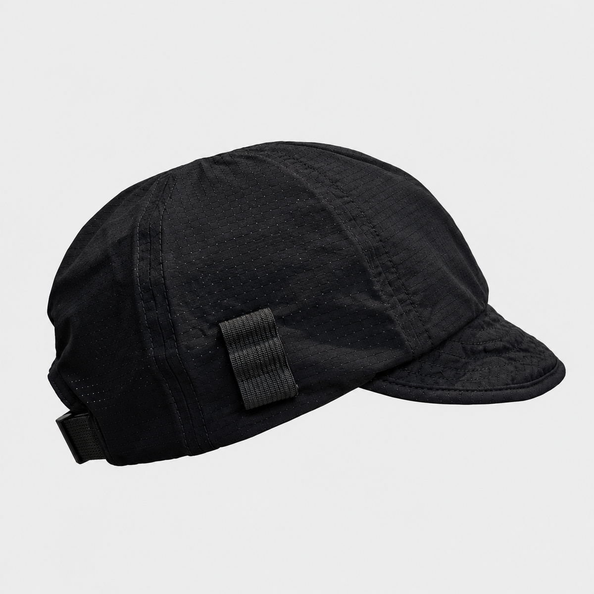 BOWABOWA WORK CAP ブラックの右側面。サイドの筆ホルダーと短いつば。